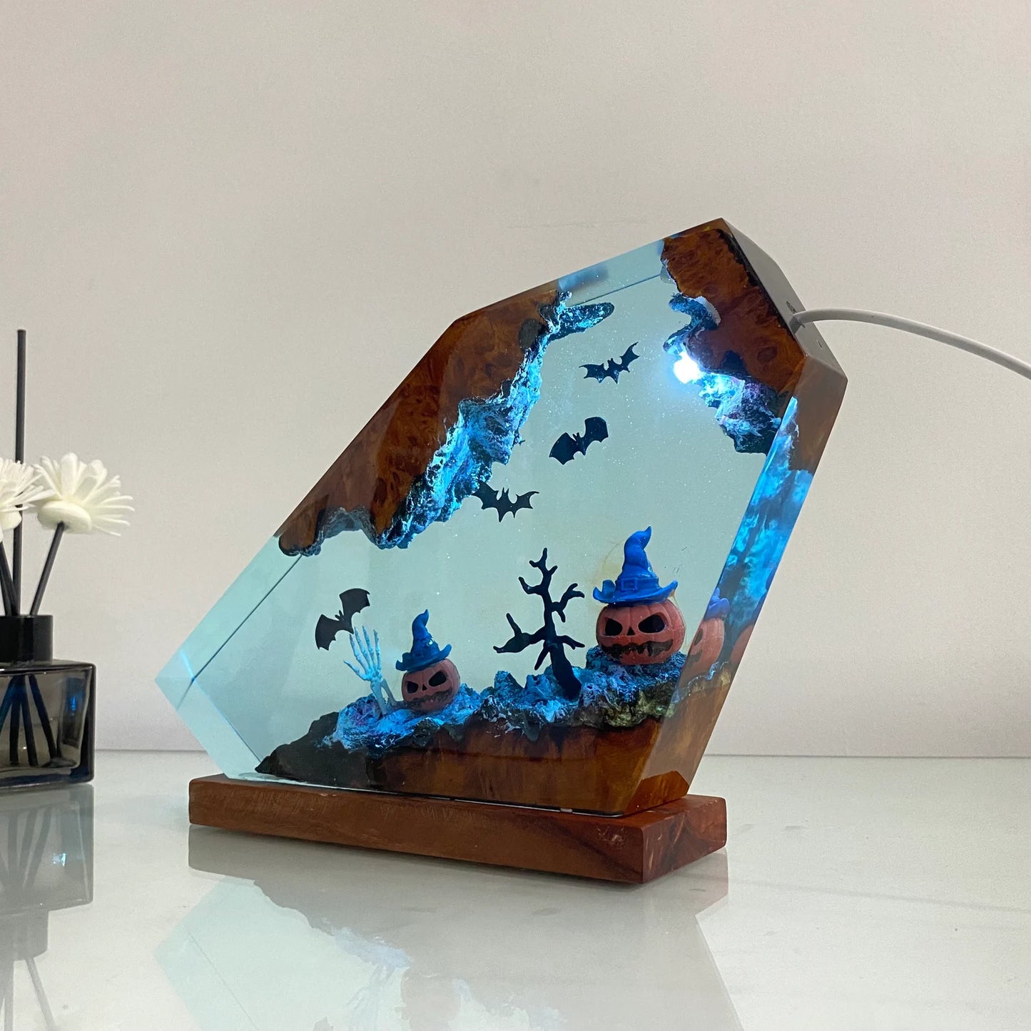 Handmade Halloween Lights, Pumpkins and Bats in the night, Resin wood night lights, Happy Halloween, Christmas Gifts, Children's Gifts