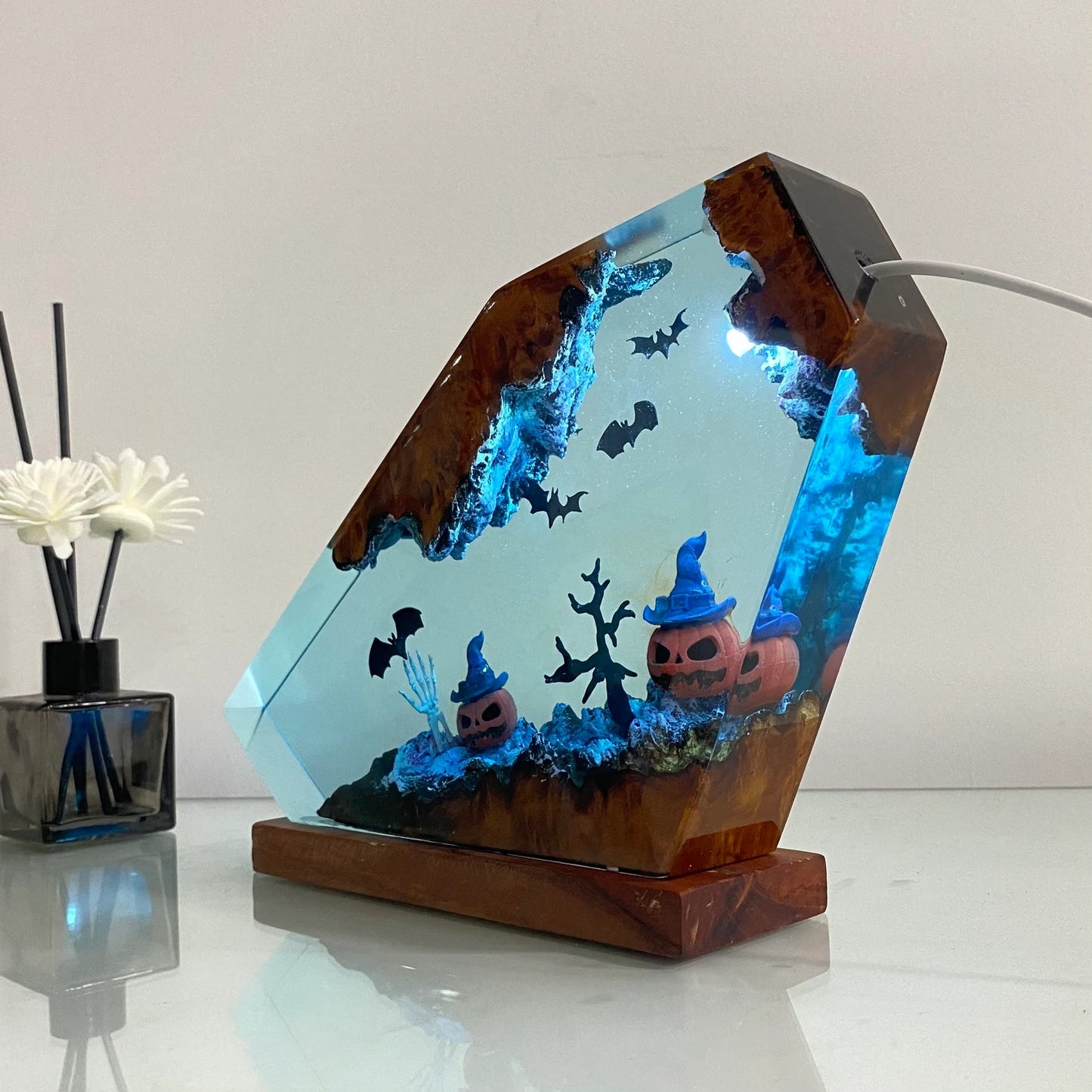 Handmade Halloween Lights, Pumpkins and Bats in the night, Resin wood night lights, Happy Halloween, Christmas Gifts, Children's Gifts