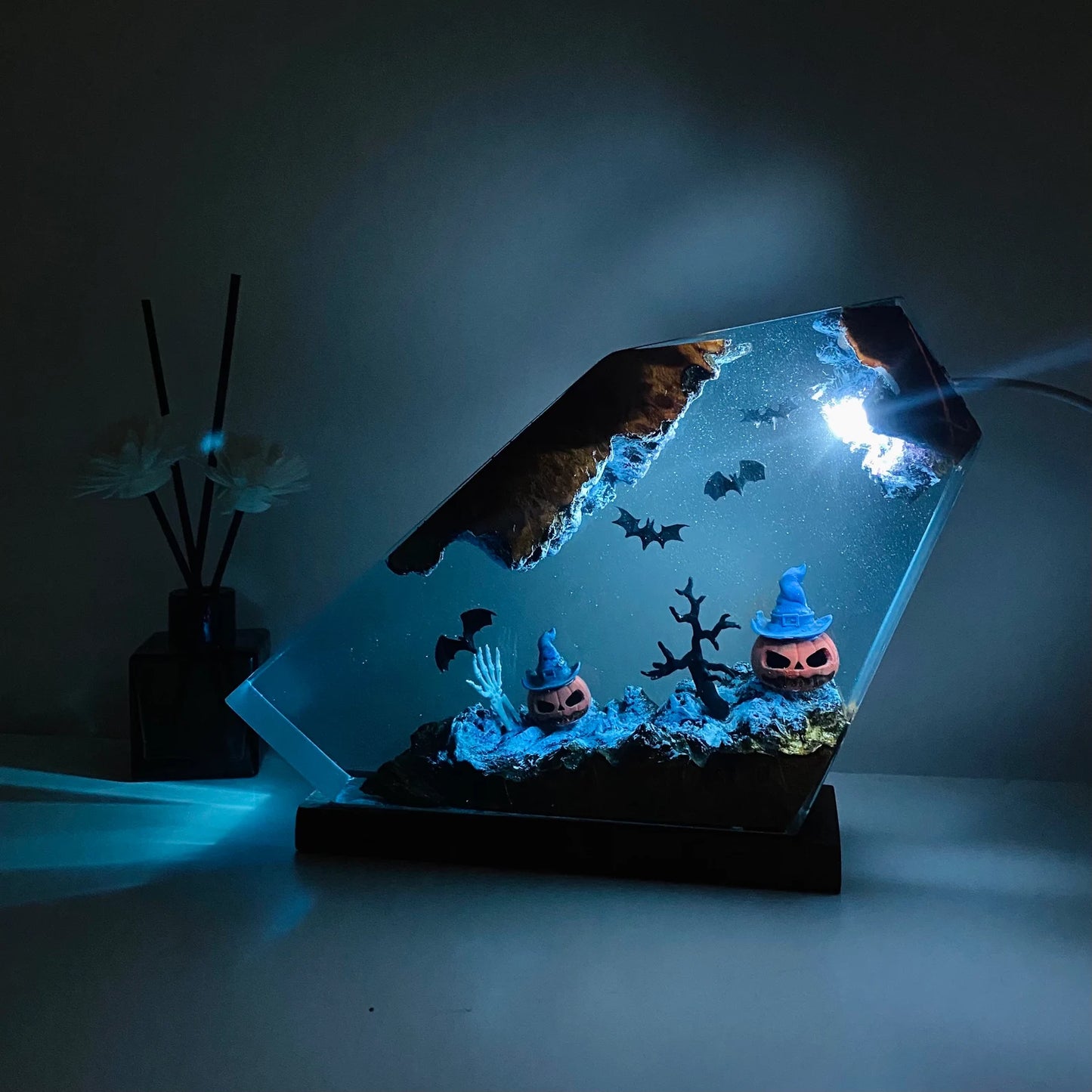 Handmade Halloween Lights, Pumpkins and Bats in the night, Resin wood night lights, Happy Halloween, Christmas Gifts, Children's Gifts