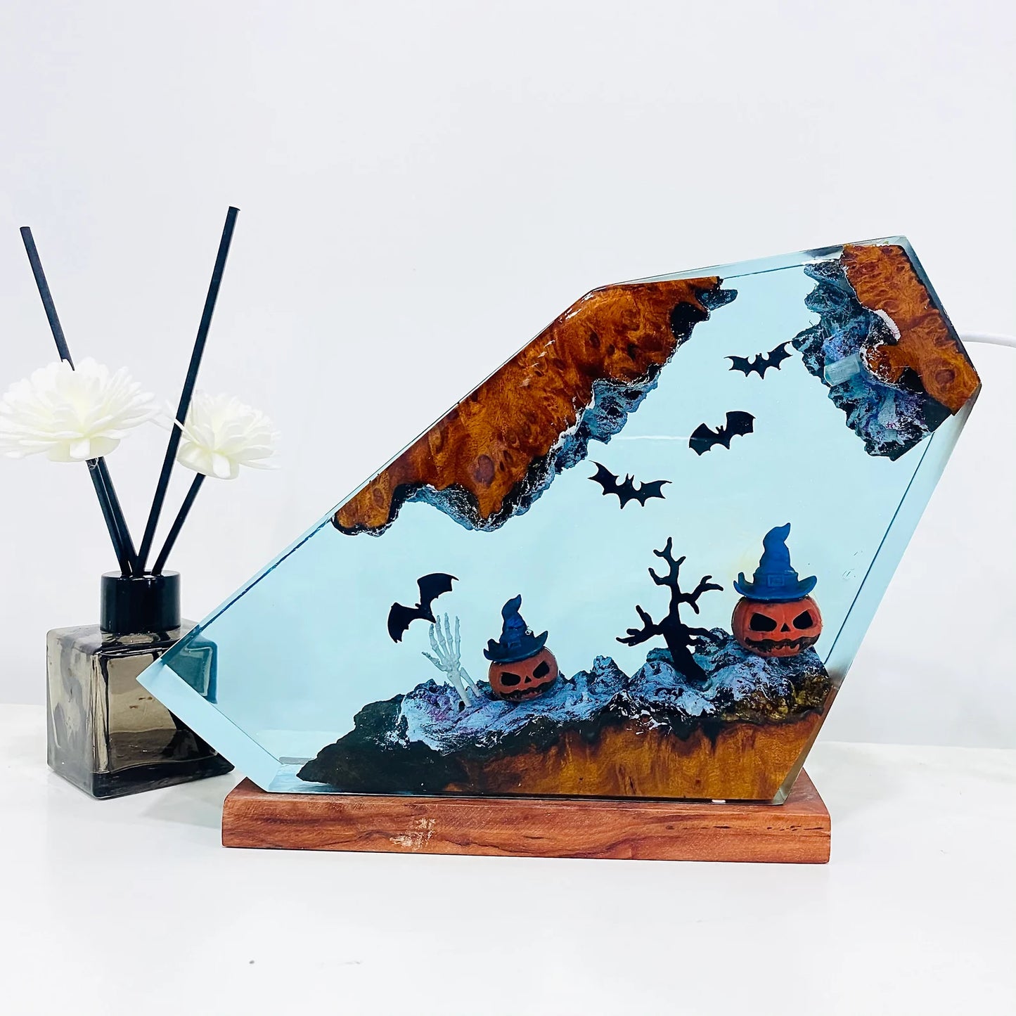 Handmade Halloween Lights, Pumpkins and Bats in the night, Resin wood night lights, Happy Halloween, Christmas Gifts, Children's Gifts