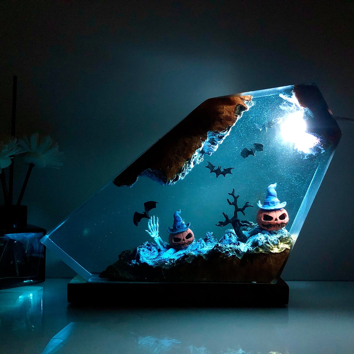 Handmade Halloween Lights, Pumpkins and Bats in the night, Resin wood night lights, Happy Halloween, Christmas Gifts, Children's Gifts